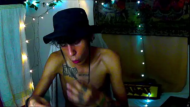 Crxxxsh online show from 09/18/25, 07:54