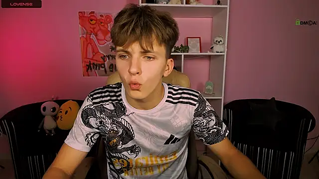 travis wolf  online show from 09/08/25, 07:13