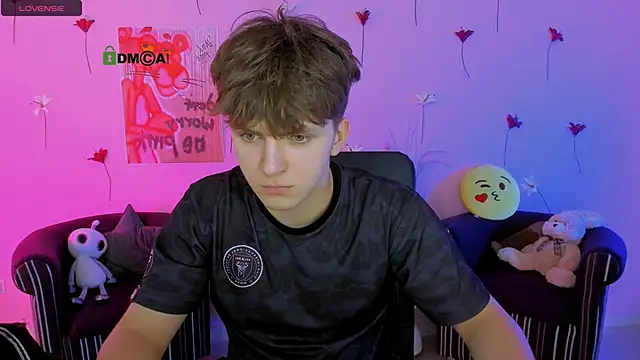 travis wolf  online show from 03/21/26, 09:47