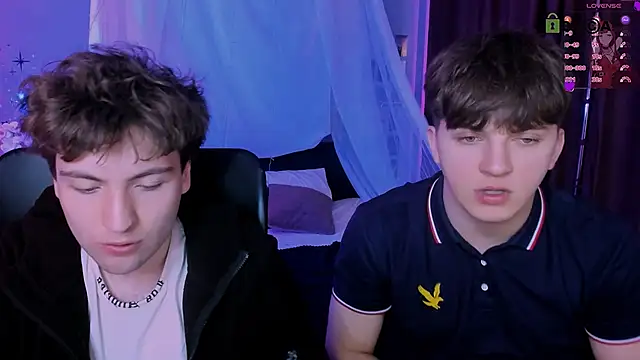 travis wolf  online show from 04/23/26, 08:46