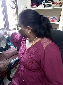 Snapshot of Tamil_Kavitha10 chatting on 07/15/26, 01:11 Tamil Kavitha10 online show from 07/15/26, 01:11