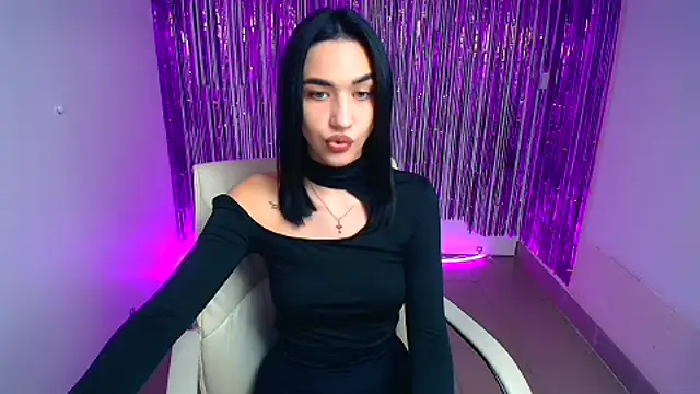 Snapshot of Bella_Night4 chatting on 10/06/25, 11:40 Bella Night4 online show from 10/06/25, 11:40