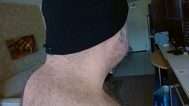 Snapshot of bullmusclejoe chatting on 10/05/25, 02:37 bullmusclejoe online show from 10/05/25, 02:37