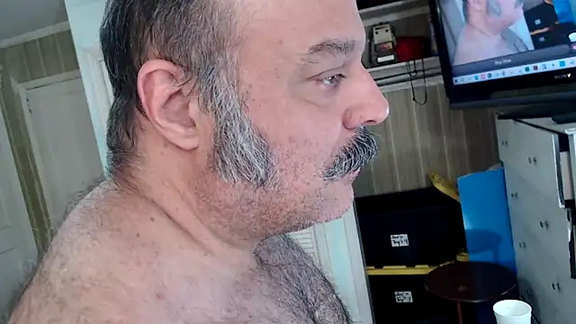 Snapshot of bullmusclejoe chatting on 04/23/26, 10:34 bullmusclejoe online show from 04/23/26, 10:34