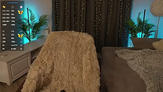 Snapshot of ValenciiaQ chatting on 10/08/25, 07:11 ValenciiaQ online show from 10/08/25, 07:11