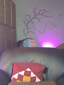 royeoy22 online show from 04/19/26, 05:18