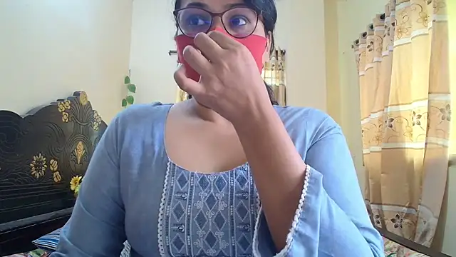 Elena cruz5 online show from 05/05/26, 02:30