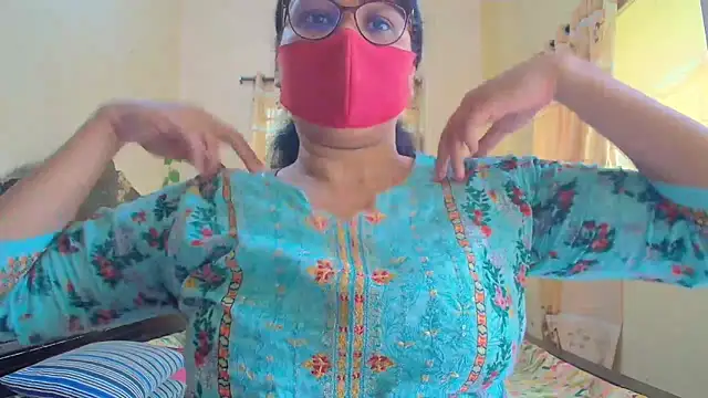 Elena cruz5 online show from 05/06/26, 03:46