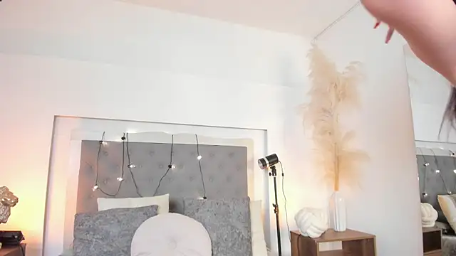 lea walkerr online show from 02/28/26, 07:26