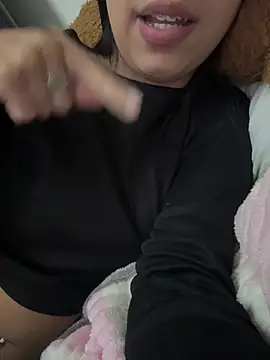 lulizoee online show from 06/18/26, 06:23