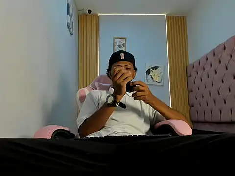 Snapshot of Jax_Maliq chatting on 10/07/25, 01:47 Jax Maliq online show from 10/07/25, 01:47