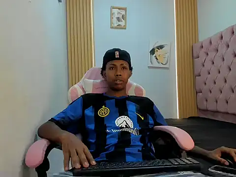 Snapshot of Jax_Maliq chatting on 10/10/25, 01:37 Jax Maliq online show from 10/10/25, 01:37