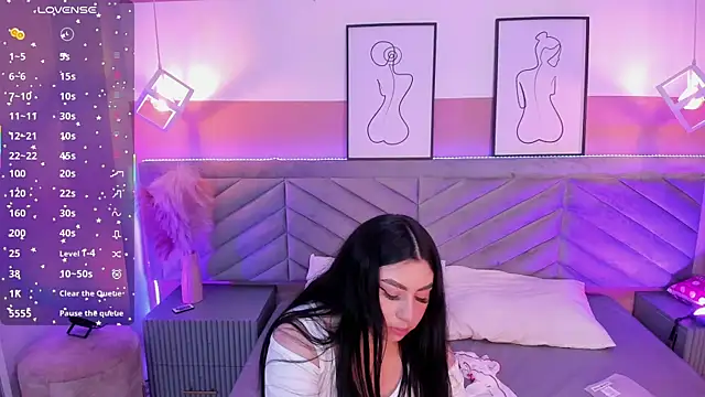 Mia Valentine  online show from 10/09/25, 08:40