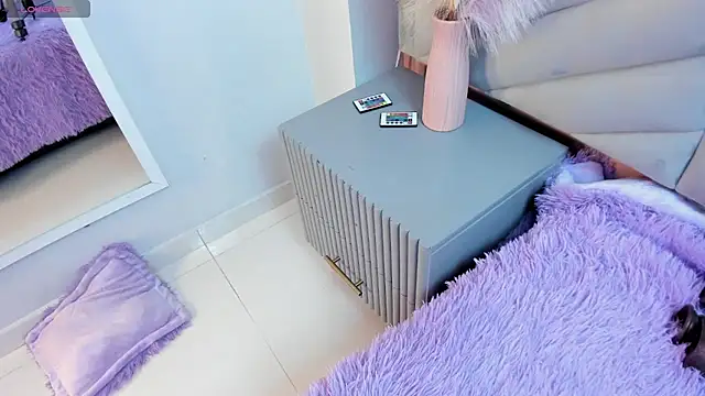 Mia Valentine  online show from 02/11/26, 09:20