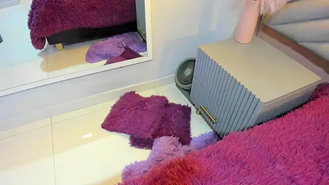 Mia Valentine  online show from 03/04/26, 08:04