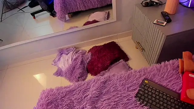 Mia Valentine  online show from 04/20/26, 08:10