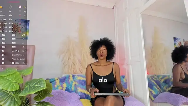 Snapshot of CardyKambell1 chatting on 10/11/25, 04:44 CardyKambell1 online show from 10/11/25, 04:44