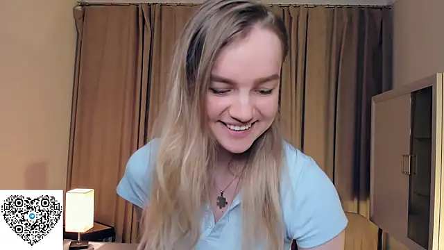 Snapshot of KerenFurguson chatting on 10/10/25, 07:35 KerenFurguson online show from 10/10/25, 07:35