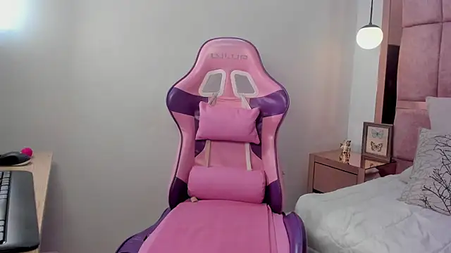 kate lua online show from 09/17/25, 11:56