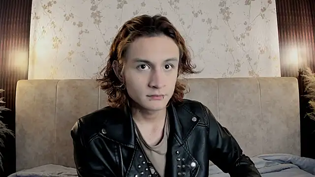 DarcyCullen online show from 09/10/25, 11:54