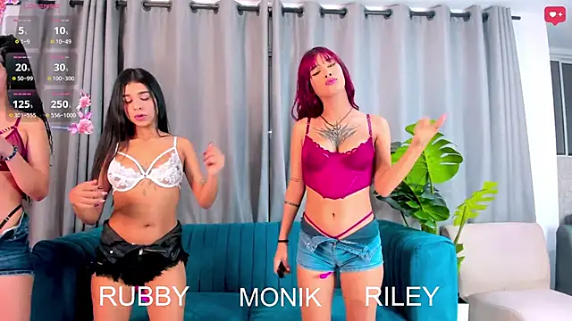 Evil Giirls online show from 10/04/25, 01:47