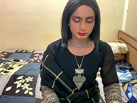 LuvLayla online show from 12/19/25, 06:37