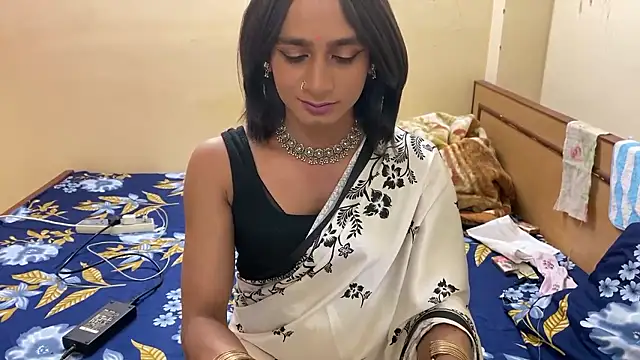 LuvLayla online show from 01/13/26, 07:19