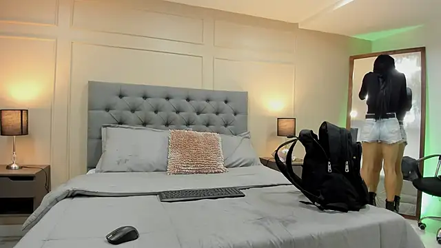 ALICESANDOVAL online show from 09/29/25, 11:26