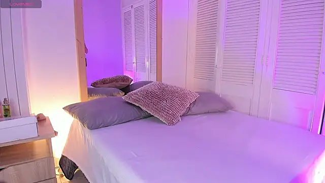 ALICESANDOVAL online show from 04/22/26, 11:12