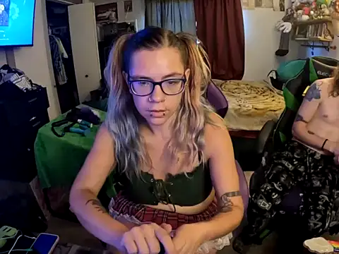 R4inbowK1tty online show from 10/13/25, 04:07