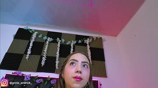 Snapshot of _leda_swan_ chatting on 07/08/26, 10:09 leda swan online show from 07/08/26, 10:09