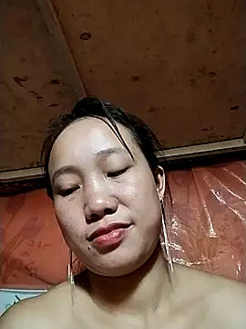 Snapshot of liu-liusexy chatting on 10/12/25, 02:43 liu-liusexy online show from 10/12/25, 02:43