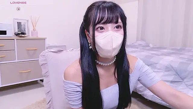 Snapshot of YURi_luv chatting on 09/15/25, 11:43 YURi luv online show from 09/15/25, 11:43