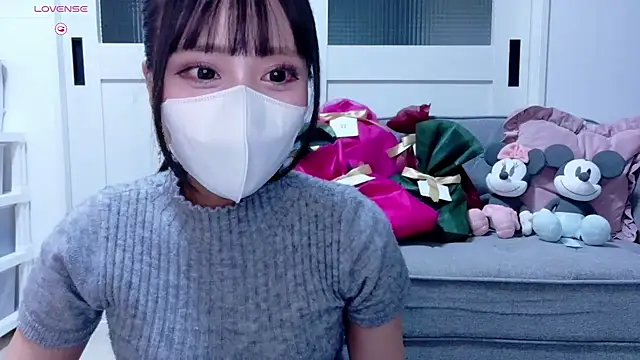 Snapshot of YURi_luv chatting on 09/28/25, 11:04 YURi luv online show from 09/28/25, 11:04