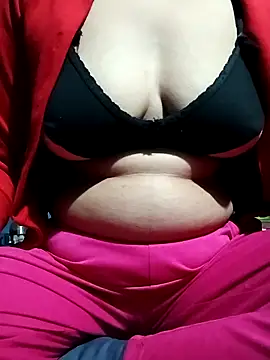 Deepa hott online show from 10/28/25, 06:39