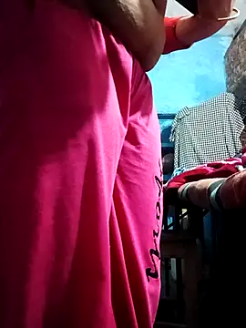 Deepa hott online show from 10/28/25, 10:45