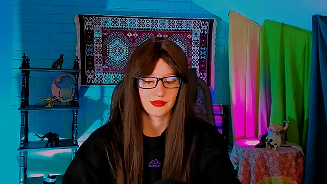 AliceWelch  online show from 10/17/25, 08:17