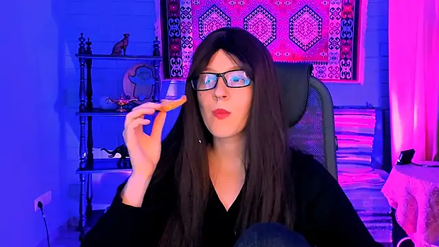 AliceWelch  online show from 10/22/25, 12:16