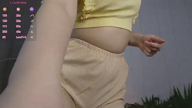 Lina Glow online show from 04/19/26, 06:46