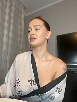 LittleFox    online show from 09/19/25, 07:10