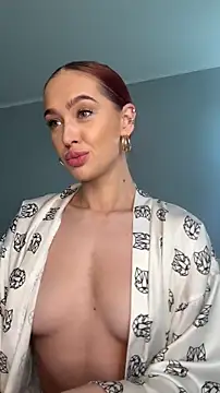 LittleFox    online show from 11/15/25, 08:33