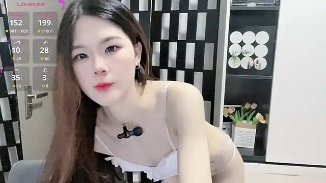 Yueyue-MM online show from 09/26/25, 12:14