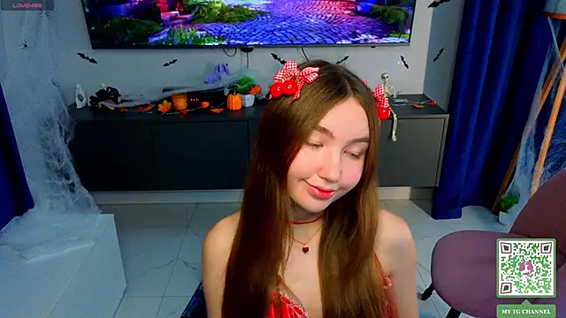 ElfredaTupy online show from 11/17/25, 07:08