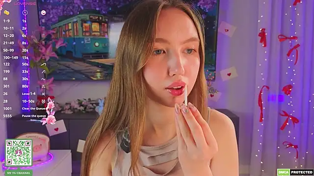 ElfredaTupy online show from 04/19/26, 07:49