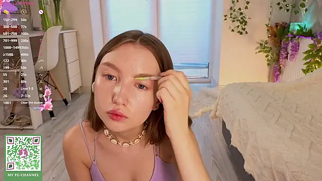 ElfredaTupy online show from 07/04/26, 10:10