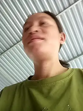 Snapshot of simi-lucy chatting on 09/21/25, 01:18 simi-lucy online show from 09/21/25, 01:18