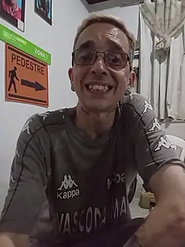 dinho carioca online show from 04/20/26, 12:57