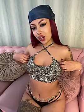 Snapshot of Laila_Pink chatting on 09/30/25, 06:57 Laila Pink online show from 09/30/25, 06:57