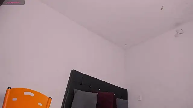 Alanna uwu online show from 10/19/25, 08:42