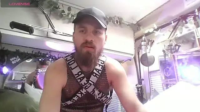 JuliCarl online show from 02/18/26, 10:22